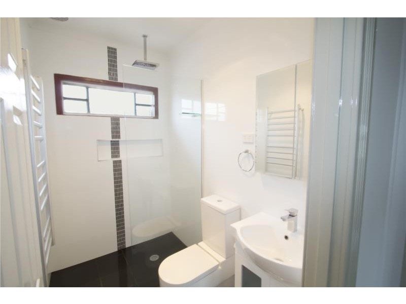 62 Morehead Avenue, Norman Park QLD 4170