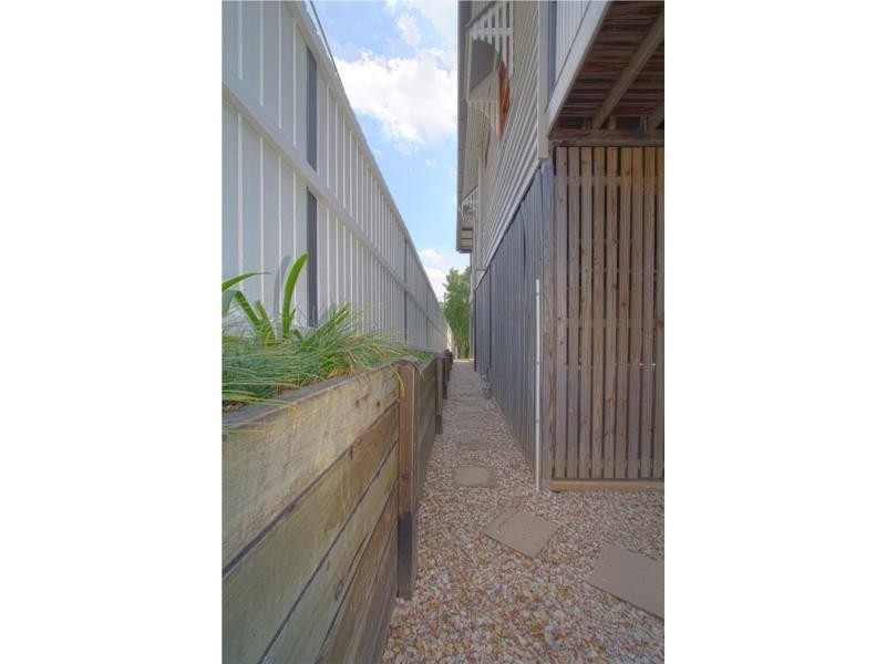 62 Morehead Avenue, Norman Park QLD 4170