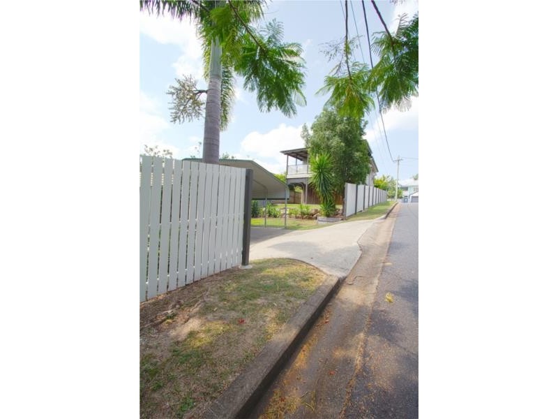 62 Morehead Avenue, Norman Park QLD 4170