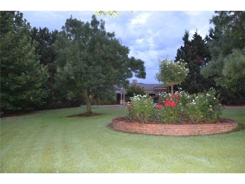 9 Cemetery Road, Cobram East VIC 3644