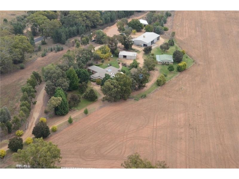 9 Cemetery Road, Cobram East VIC 3644