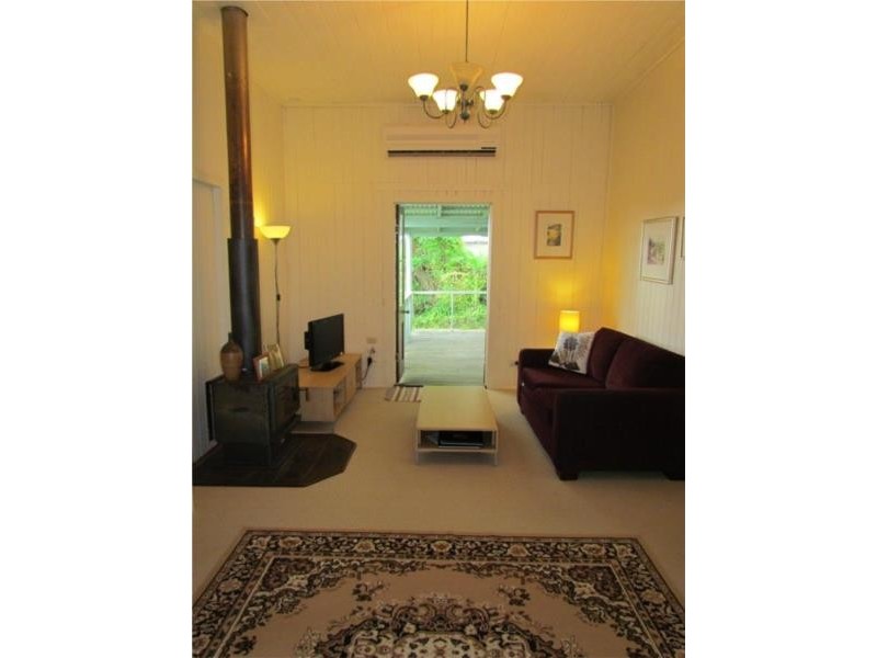 40 Coral Street, Maleny QLD 4552