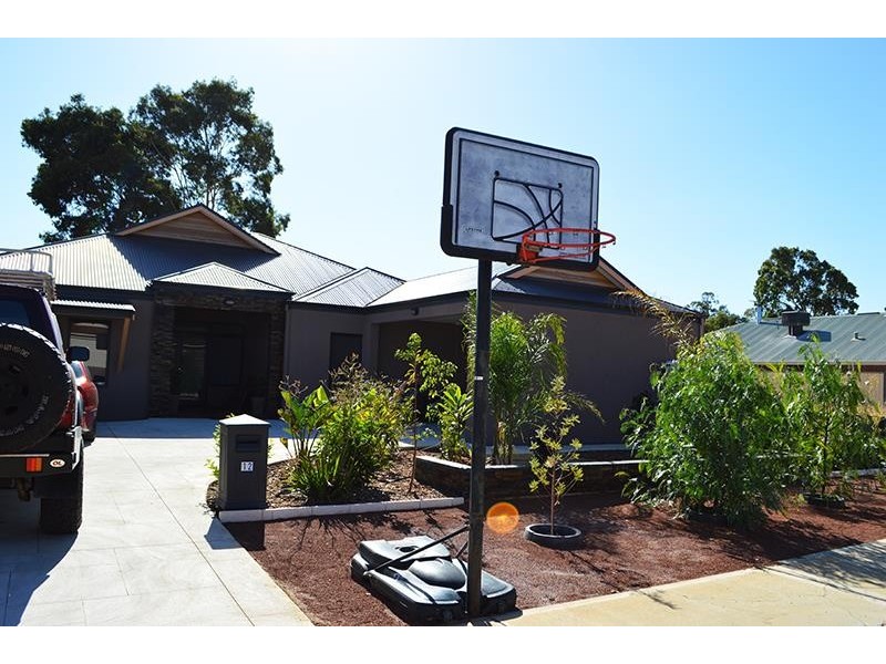 12 Cantata Avenue, Bullsbrook WA 6084