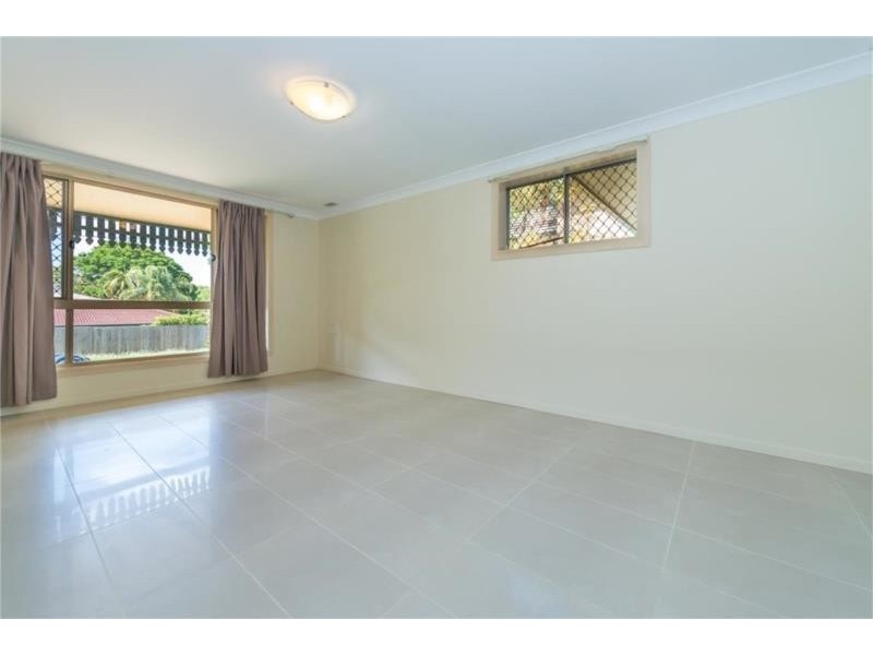 15 Provence Street, Macgregor QLD 4109