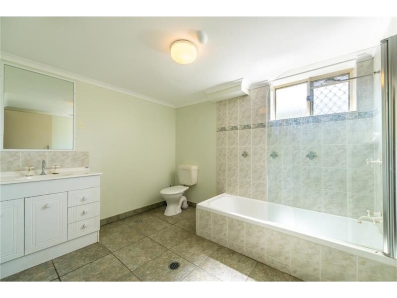 15 Provence Street, Macgregor QLD 4109