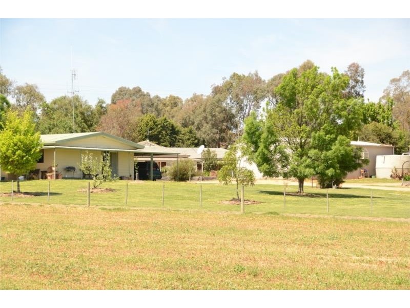 9 Cemetery Road, Cobram East VIC 3644