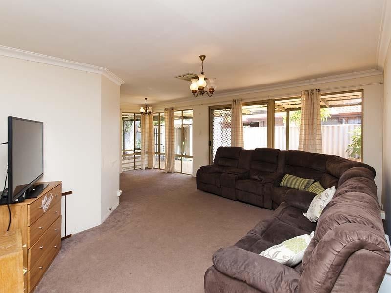 33  Walker Crescent, High Wycombe WA 6057