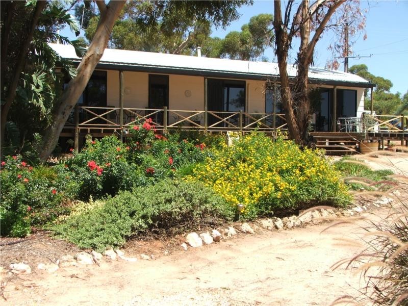 9 Pickering Road, Waikerie SA 5330