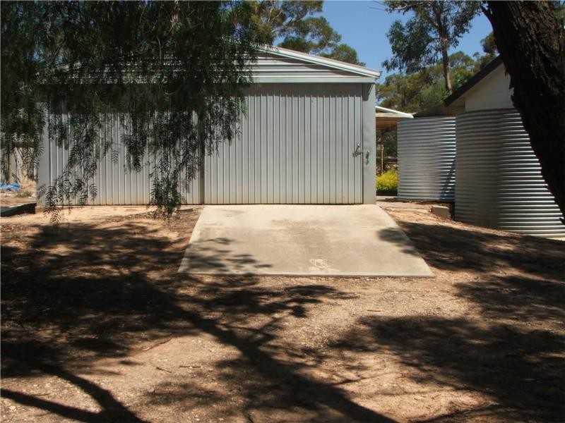 9 Pickering Road, Waikerie SA 5330