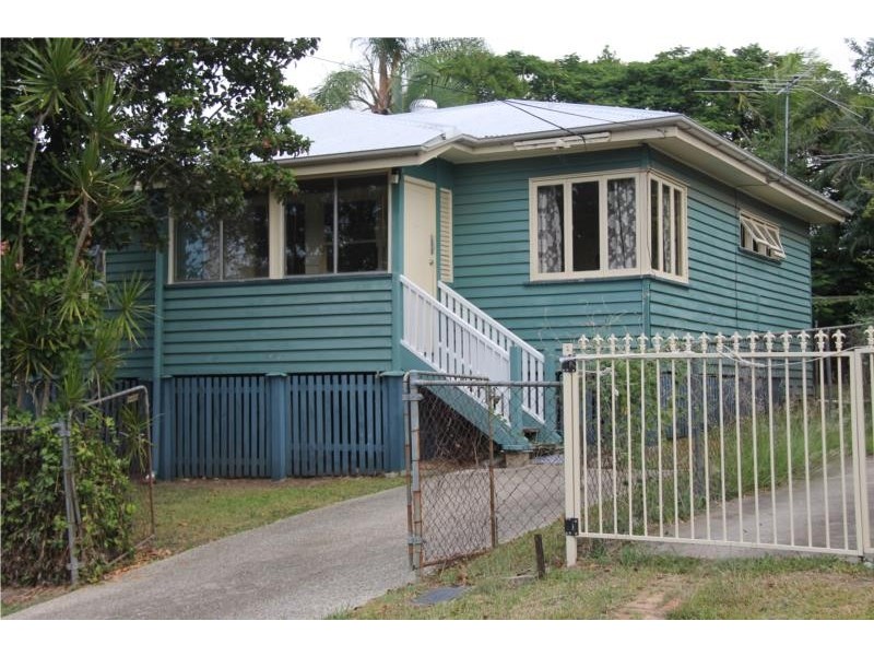 83 White Street, Graceville QLD 4075