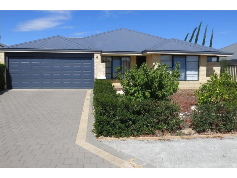 4 Quokka Street, Wattle Grove WA 6107