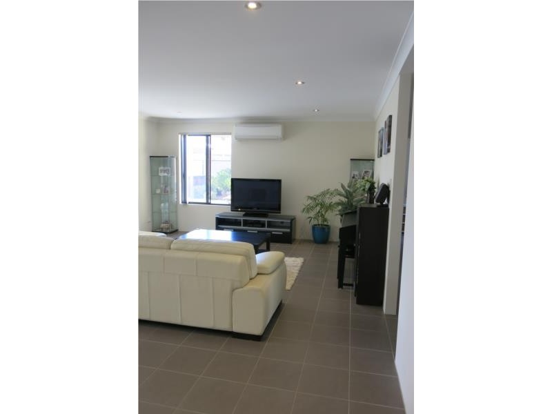 4 Quokka Street, Wattle Grove WA 6107