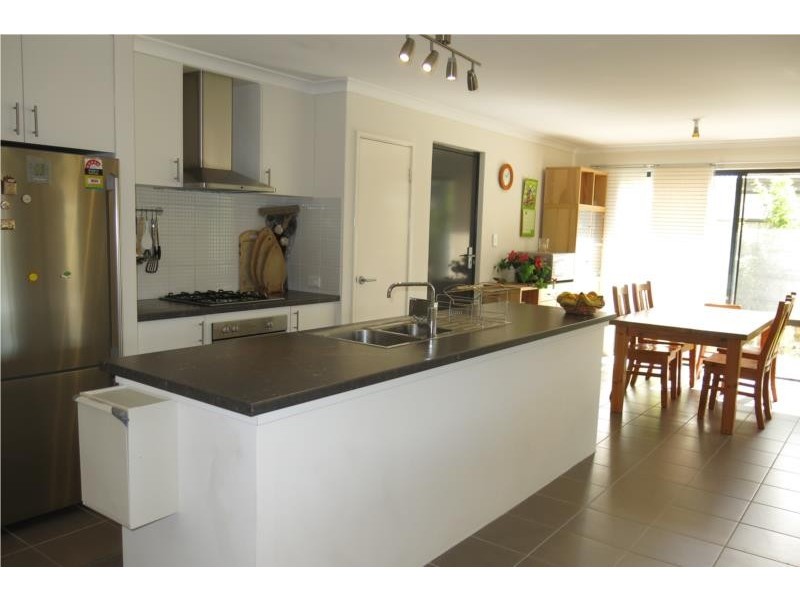 4 Quokka Street, Wattle Grove WA 6107