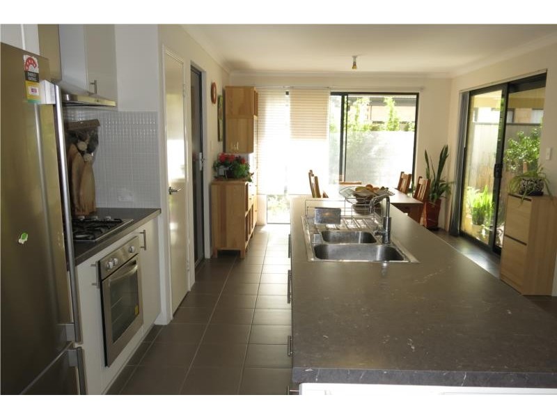 4 Quokka Street, Wattle Grove WA 6107