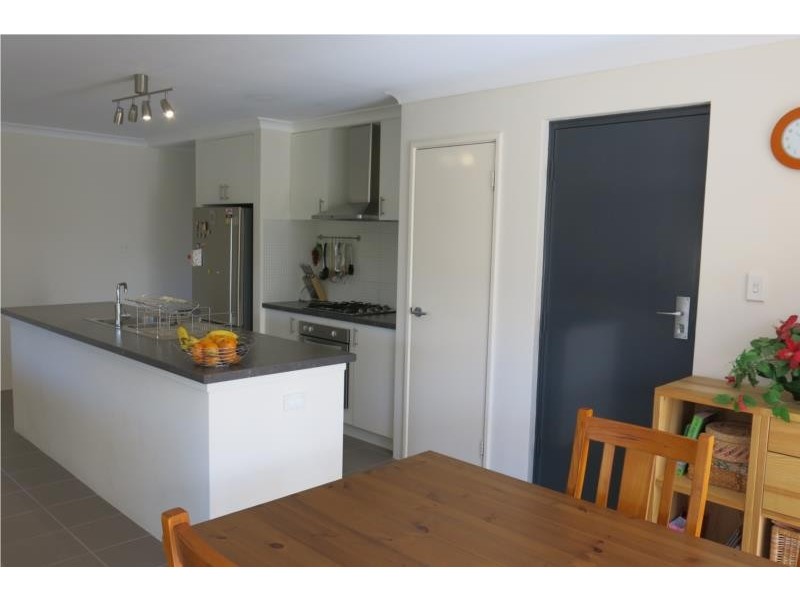 4 Quokka Street, Wattle Grove WA 6107