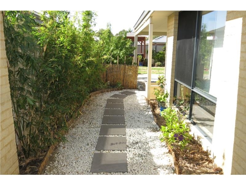 4 Quokka Street, Wattle Grove WA 6107