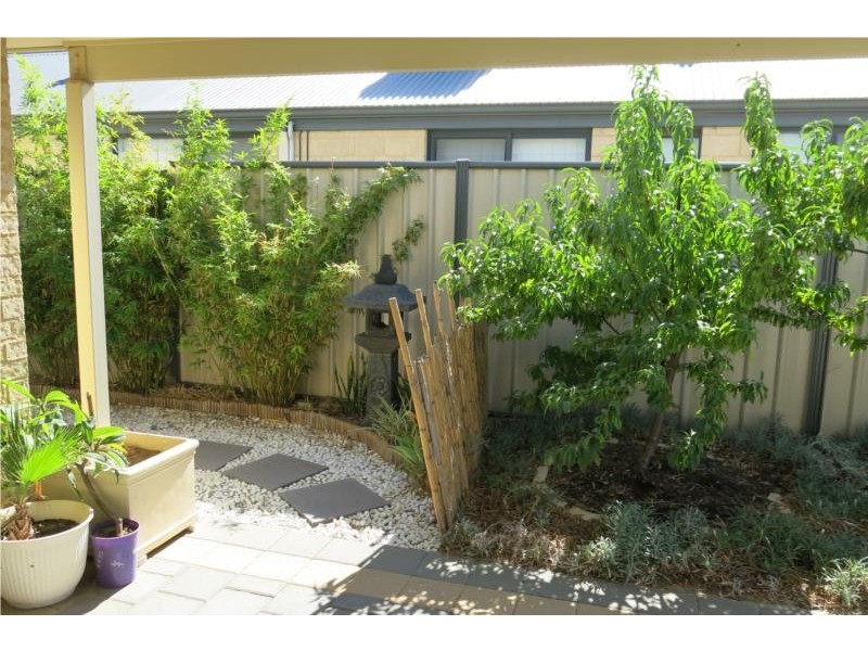 4 Quokka Street, Wattle Grove WA 6107