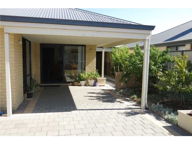 4 Quokka Street, Wattle Grove WA 6107