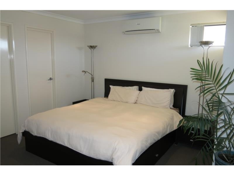 4 Quokka Street, Wattle Grove WA 6107