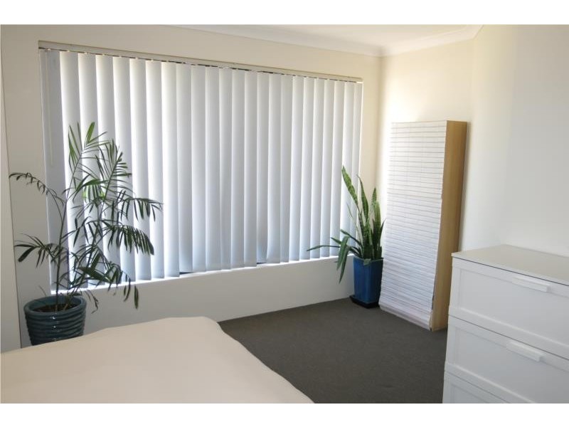 4 Quokka Street, Wattle Grove WA 6107