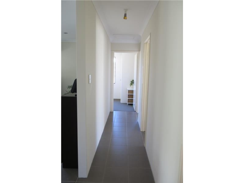 4 Quokka Street, Wattle Grove WA 6107