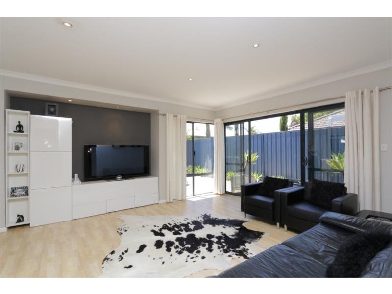 25 Klem Avenue, Redcliffe WA 6104