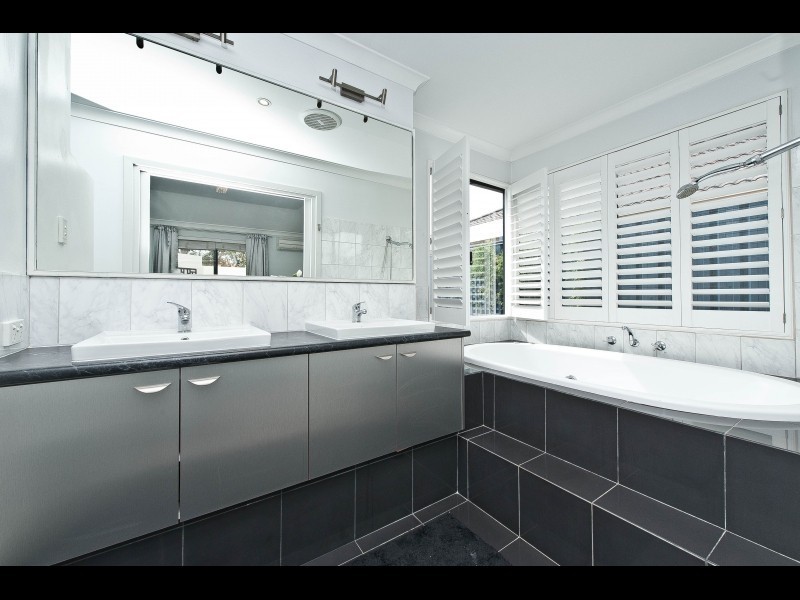 25 Klem Avenue, Redcliffe WA 6104