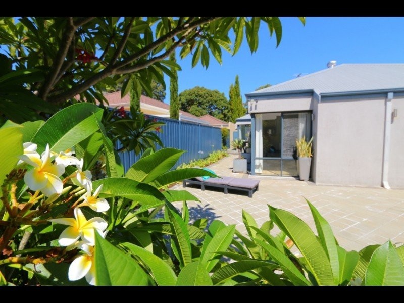 25 Klem Avenue, Redcliffe WA 6104