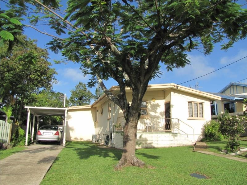 8  Joan Street, Southport QLD 4215