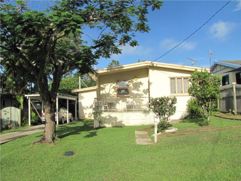 8  Joan Street, Southport QLD 4215