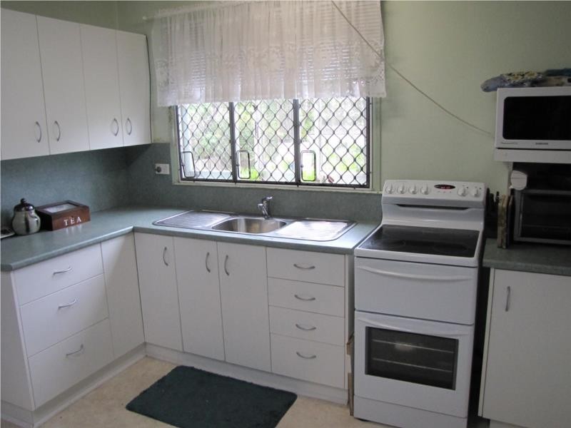 8  Joan Street, Southport QLD 4215