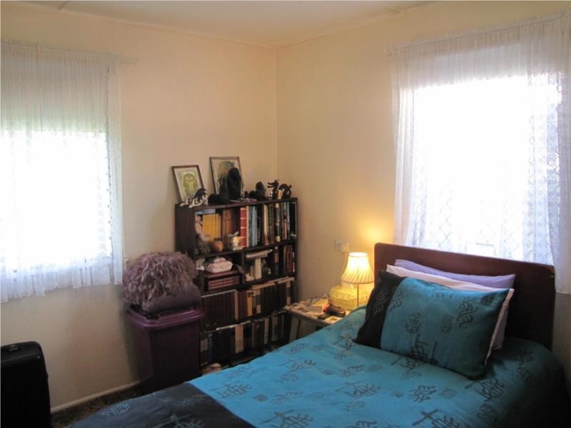 8  Joan Street, Southport QLD 4215