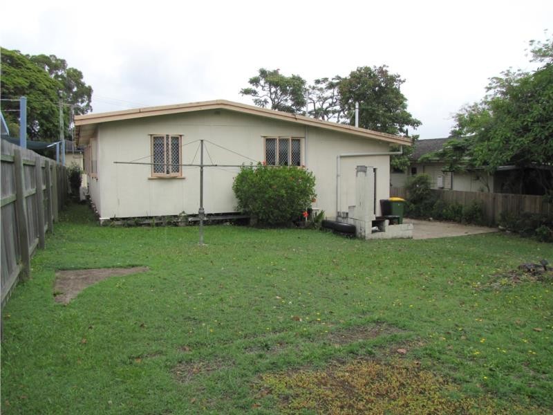 8  Joan Street, Southport QLD 4215