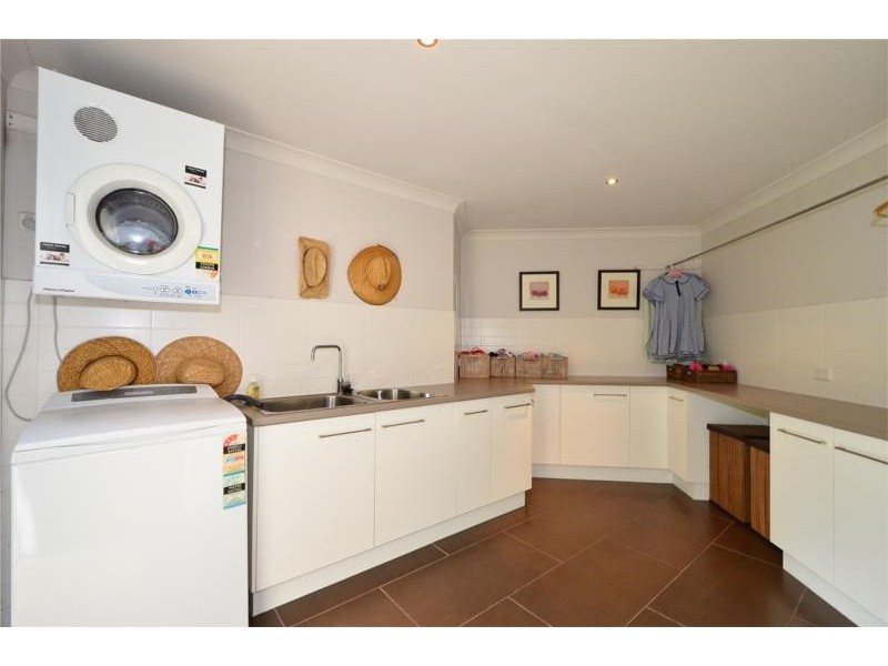 206 Sugars Road, Anstead QLD 4070