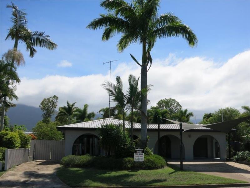 99 Roma Street, Cardwell QLD 4849