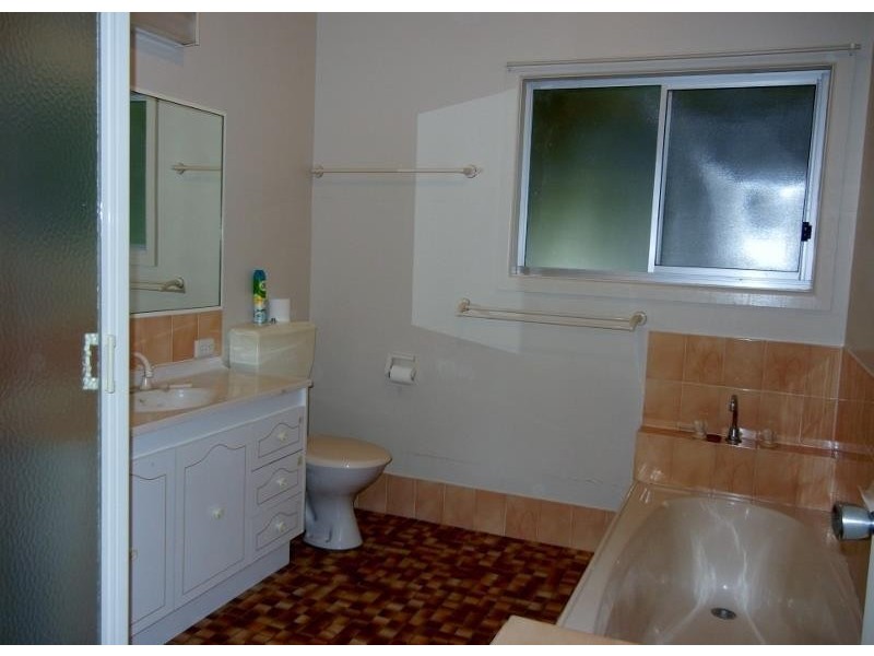 16 Bluebonnet Crescent, Coleambally NSW 2707