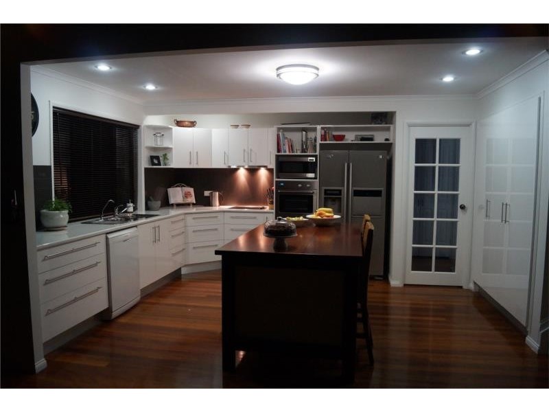 4 Balmoral Court, Urraween QLD 4655