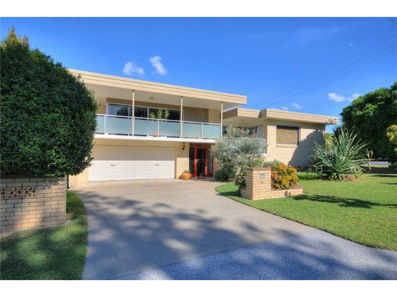 24 First Avenue, Labrador QLD 4215