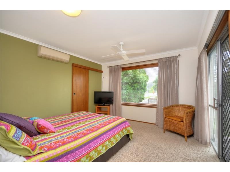 24 First Avenue, Labrador QLD 4215