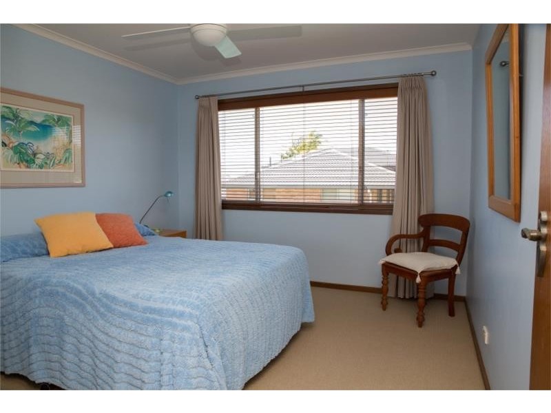 24 First Avenue, Labrador QLD 4215