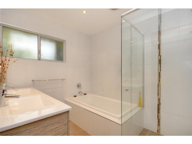 24 First Avenue, Labrador QLD 4215