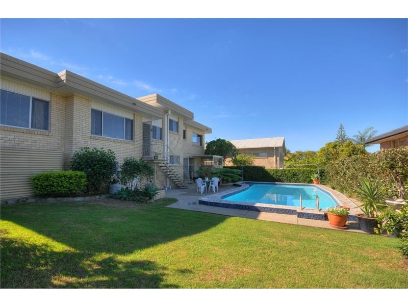 24 First Avenue, Labrador QLD 4215