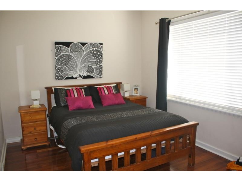 55 Coleman Crescent, Melville WA 6156