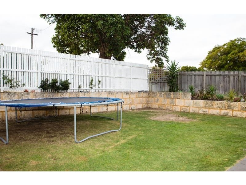 55 Coleman Crescent, Melville WA 6156