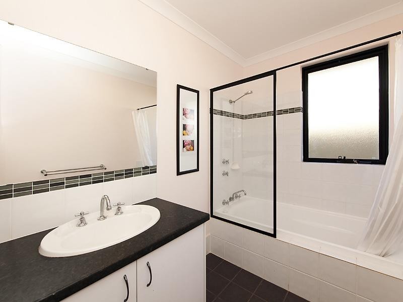 31 Rosegreen Avenue, Butler WA 6036