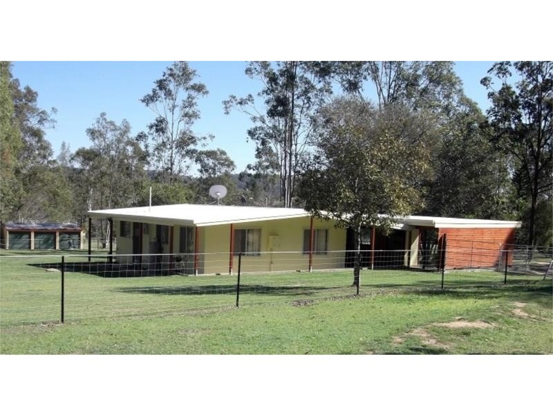 69 Pine Crescent, Esk QLD 4312