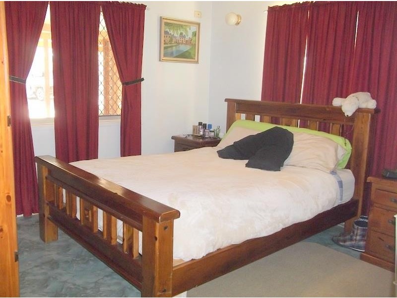 69 Pine Crescent, Esk QLD 4312