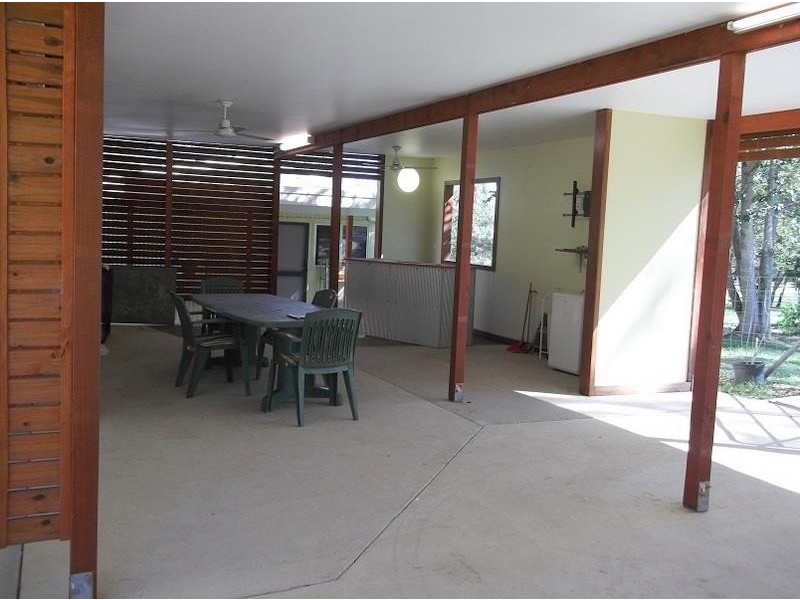 69 Pine Crescent, Esk QLD 4312