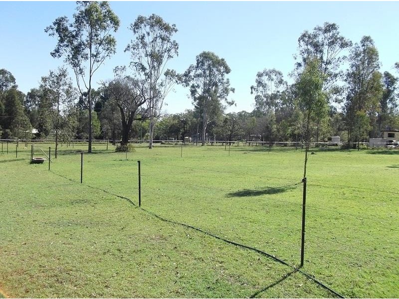 69 Pine Crescent, Esk QLD 4312