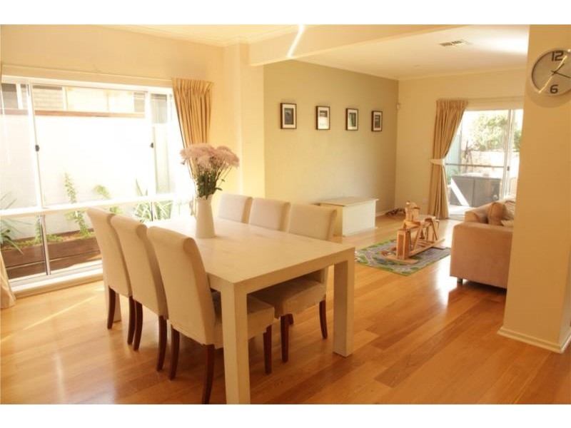 67 Hindmarsh Cct, Mawson Lakes SA 5095